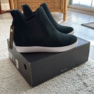 NIB SOREL Women's Out N About Slip-On Wedge Boot - Black/White  Suede - Size 8.5